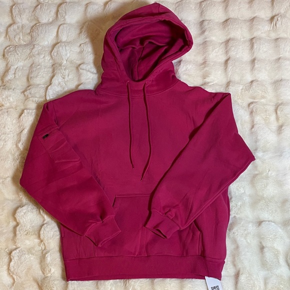 Attraco Tops - NWT Attraco Women's Berry Travel Pullover Hoodie with built in eye mask